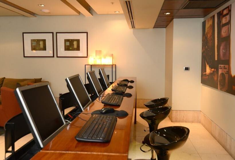 호텔 Holiday Inn Express Santiago Las Condes, An Ihg