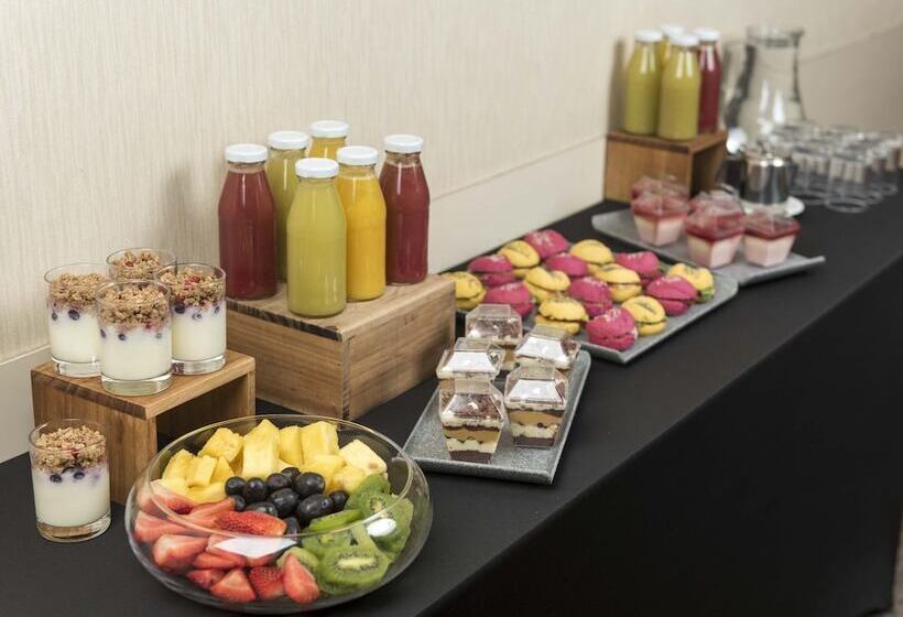 호텔 Holiday Inn Express Santiago Las Condes, An Ihg