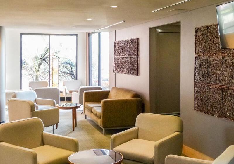 בית מלון כפרי Ibis Thornleigh