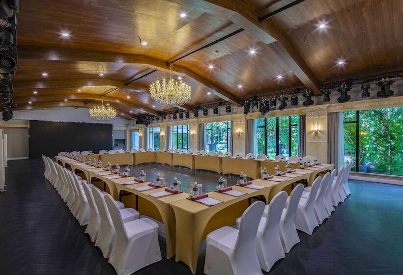 Intercontinental Shanghai Ruijin, An Ihg Hotel Downtown Historic Iconic Garden