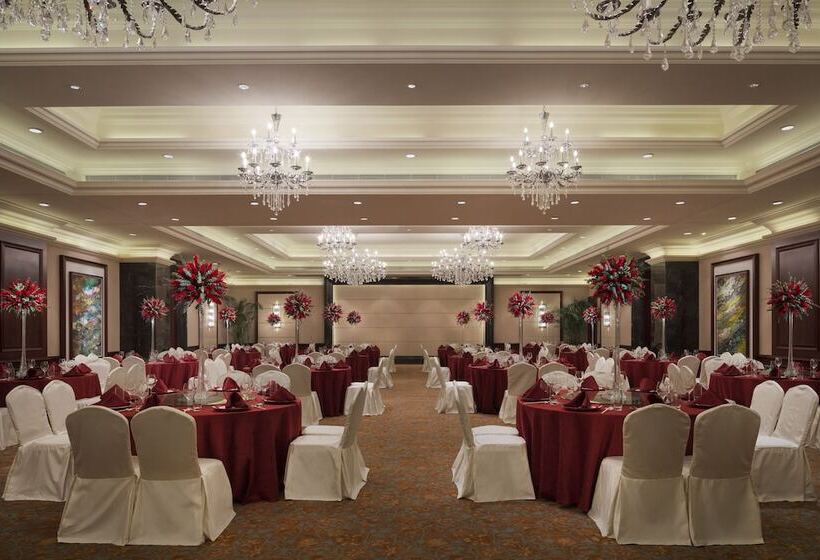 Intercontinental Shanghai Ruijin, An Ihg Hotel Downtown Historic Iconic Garden