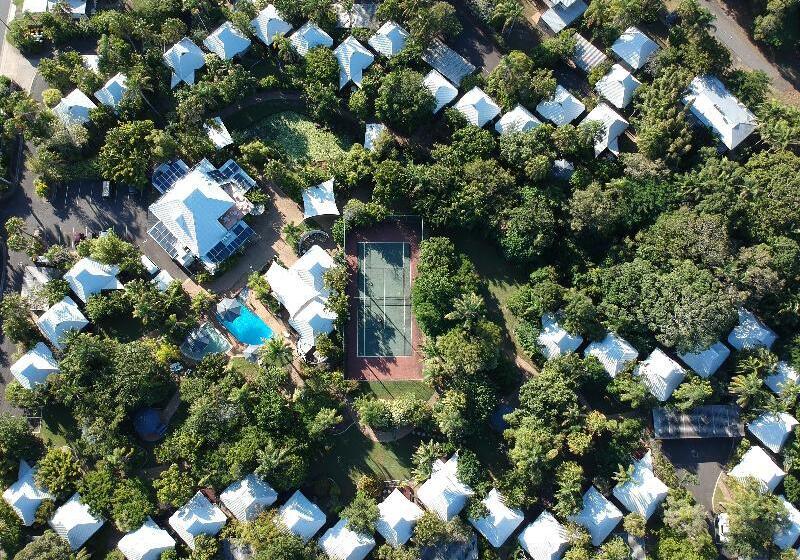 فندق Kellys Beach Resort