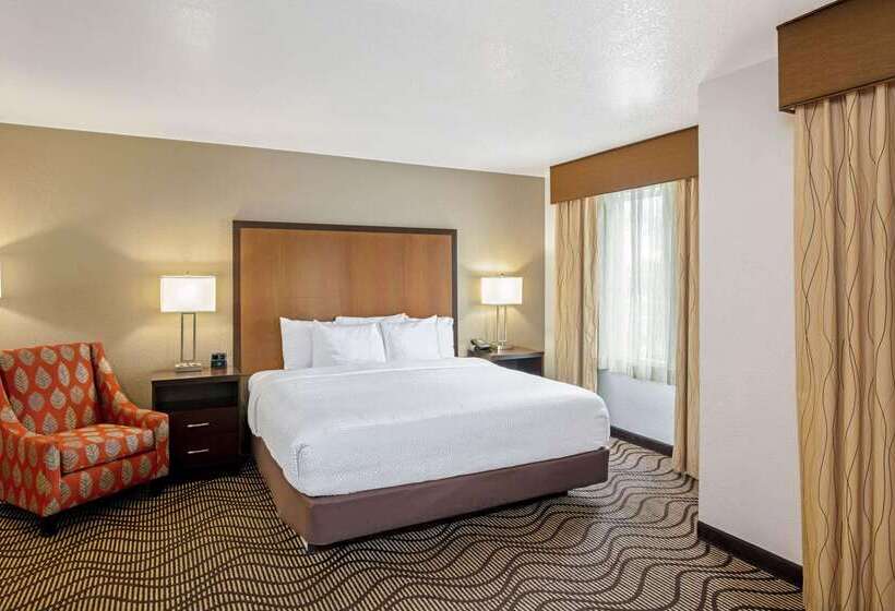 هتل La Quinta By Wyndham Las Vegas Redrock/summerlin