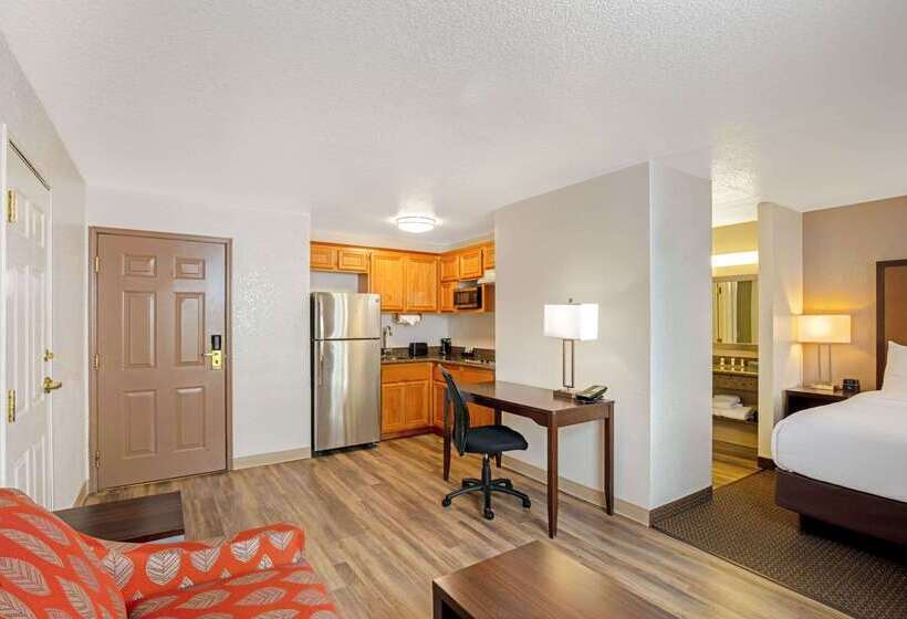 هتل La Quinta By Wyndham Las Vegas Redrock/summerlin