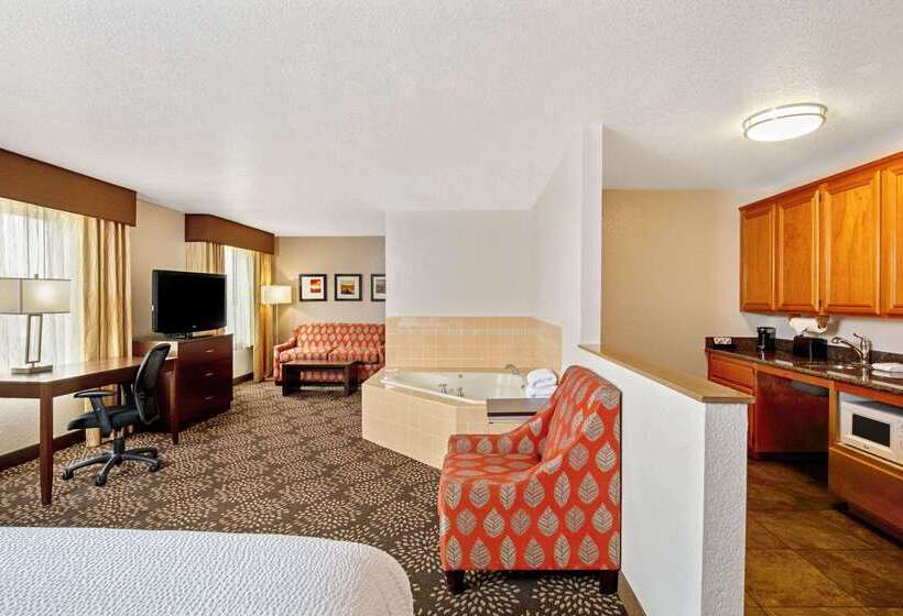 هتل La Quinta By Wyndham Las Vegas Redrock/summerlin