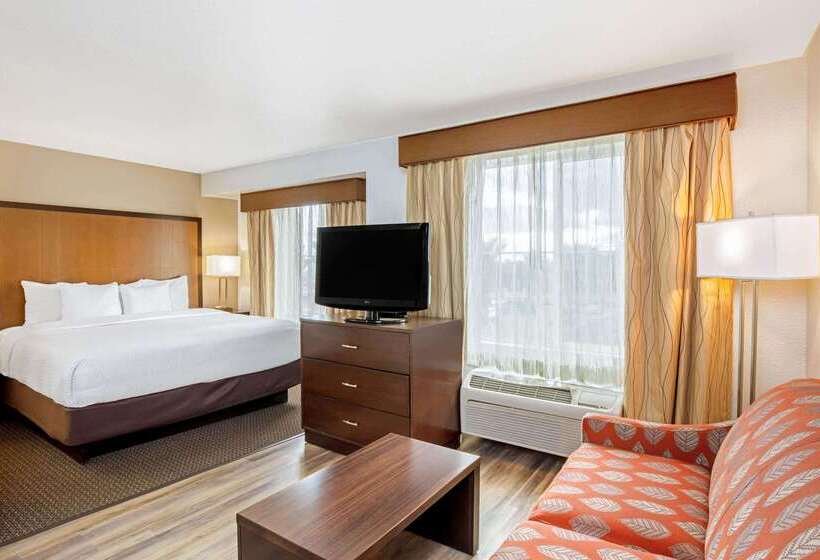 هتل La Quinta By Wyndham Las Vegas Redrock/summerlin