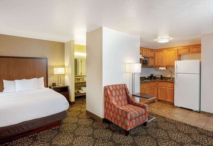 هتل La Quinta By Wyndham Las Vegas Redrock/summerlin