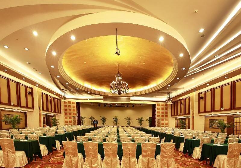 Lijiang Waterfall Hotel Guilin