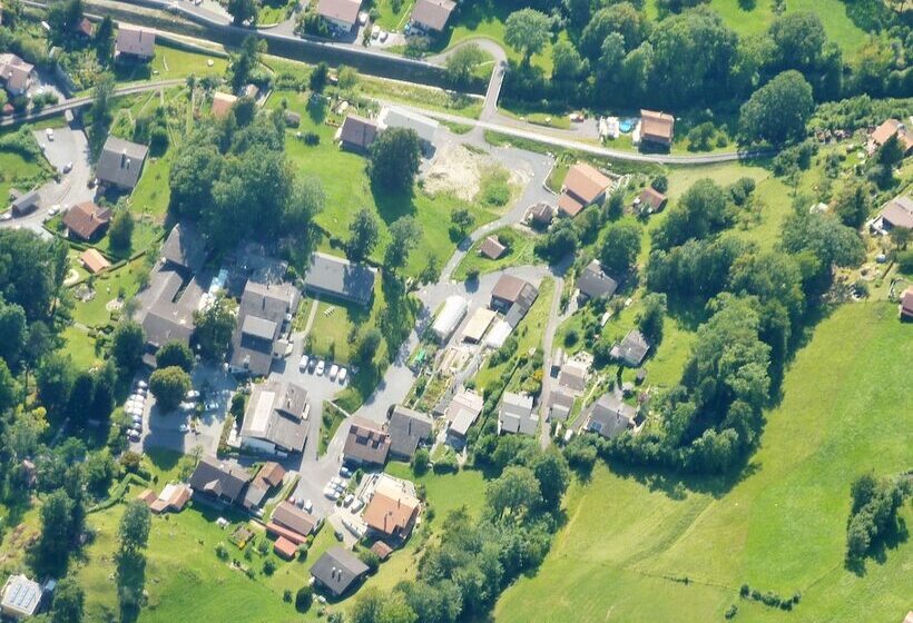 בית מלון כפרי Lindenhof By Crossworld Ag