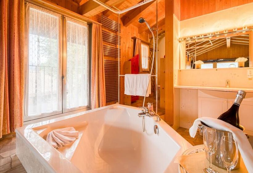 בית מלון כפרי Lindenhof By Crossworld Ag