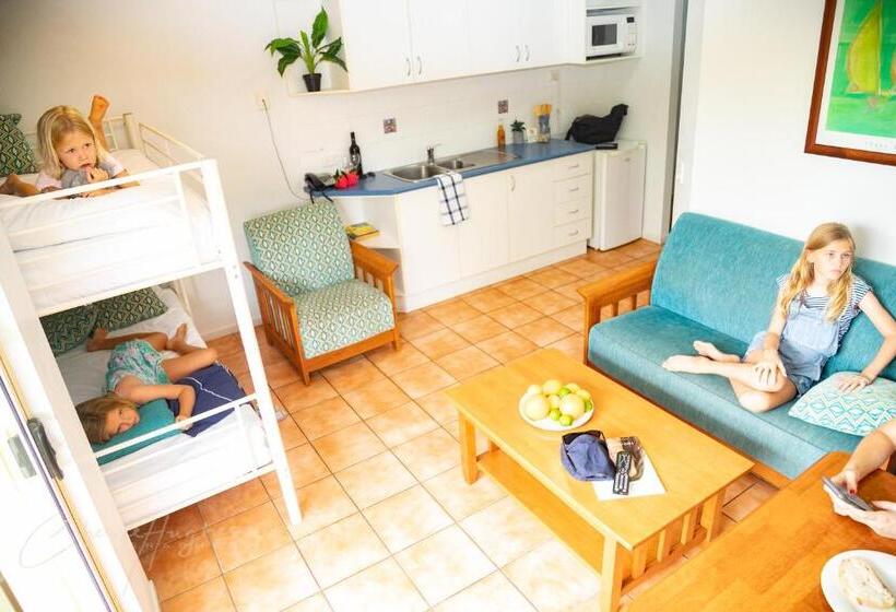 هتل Mackay Seabreeze Apartments