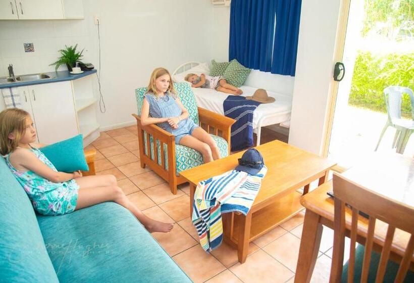 בית מלון כפרי Mackay Seabreeze Apartments