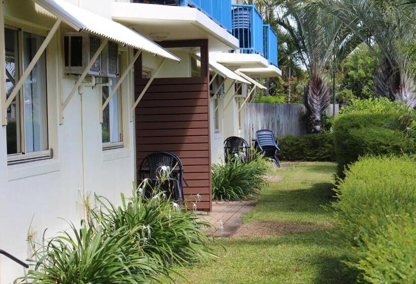 בית מלון כפרי Mackay Seabreeze Apartments