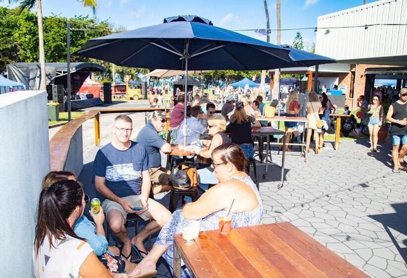 هتل Mackay Seabreeze Apartments