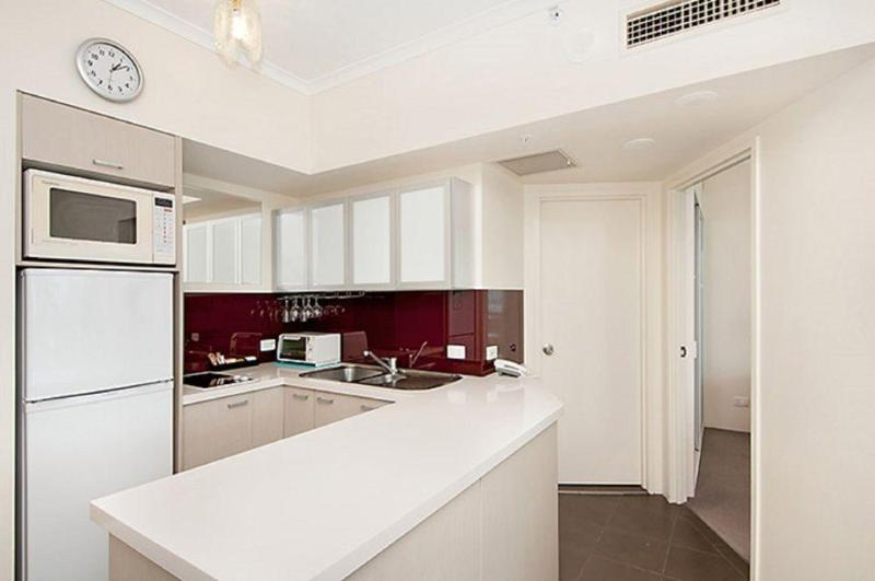 Отель Maldives Resort Main Beach, Gold Coast