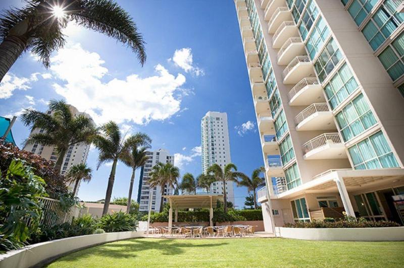 Отель Maldives Resort Main Beach, Gold Coast