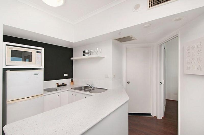 Отель Maldives Resort Main Beach, Gold Coast