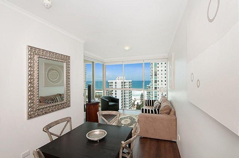 Отель Maldives Resort Main Beach, Gold Coast