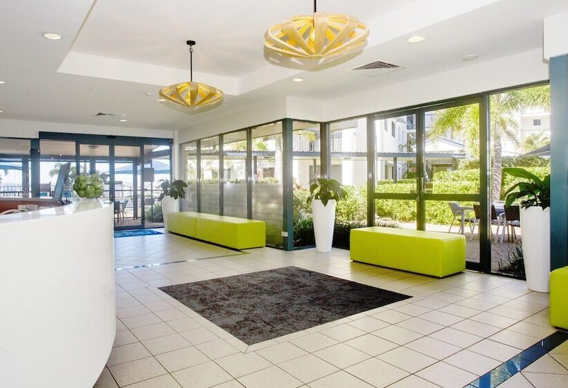 هتل Mantra Hervey Bay