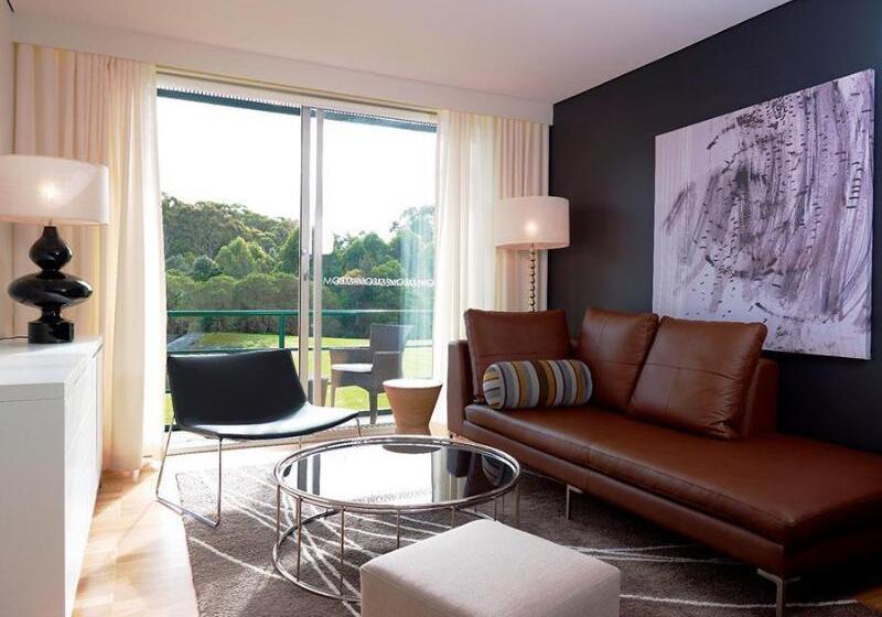 Lakeside Hotel And Conference Centre