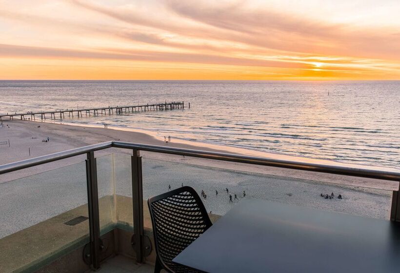 בית מלון כפרי Oaks Glenelg Plaza Pier Suites