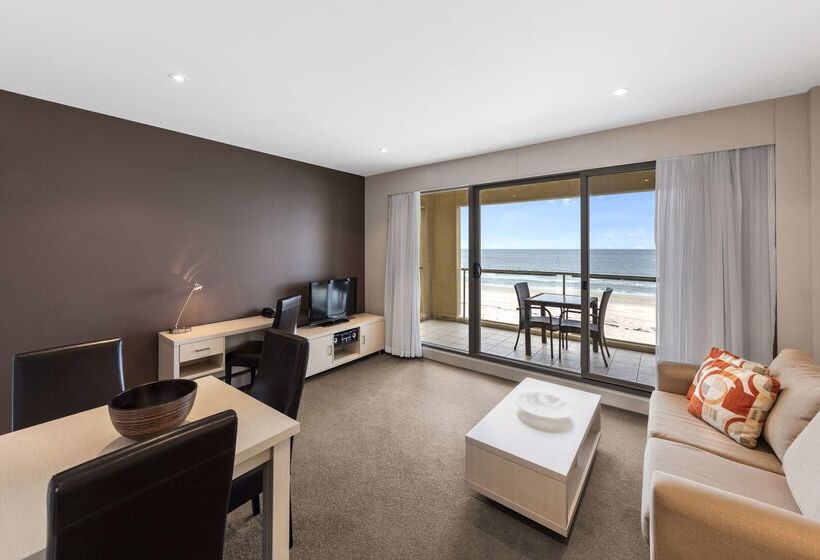 בית מלון כפרי Oaks Glenelg Plaza Pier Suites