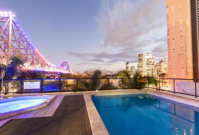 هتل Oakwood  & Apartments Brisbane