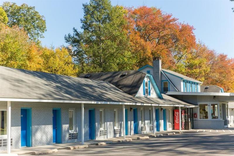 فندق Pocono Night Lodge