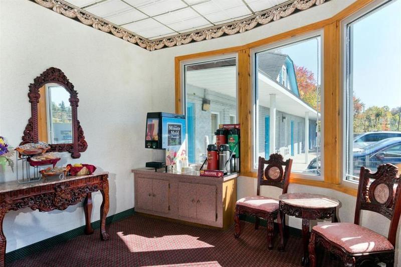 فندق Pocono Night Lodge