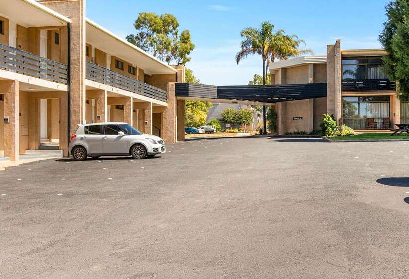 هتل Quality Inn Dubbo International
