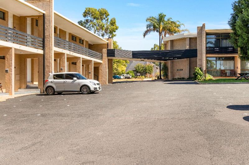 هتل Quality Inn Dubbo International