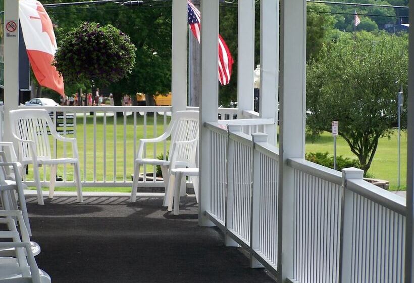 Отель Quality Inn Lake George