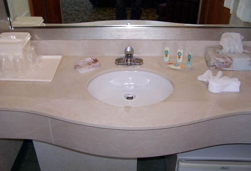 Отель Quality Inn Lake George
