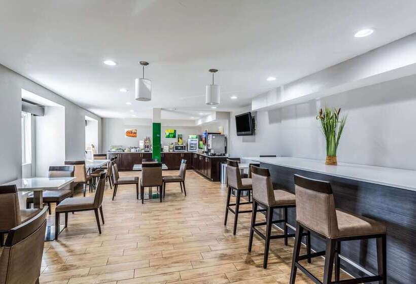 בית מלון כפרי Quality Inn & Suites El Paso I 10