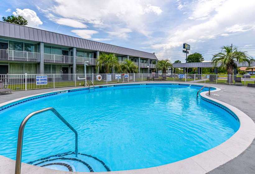 فندق Quality Inn & Suites Hardeeville  Savannah North
