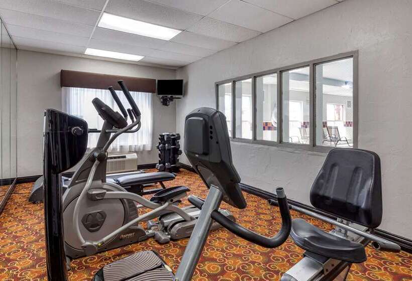 فندق Quality Inn & Suites I 35 E Walnut Hill