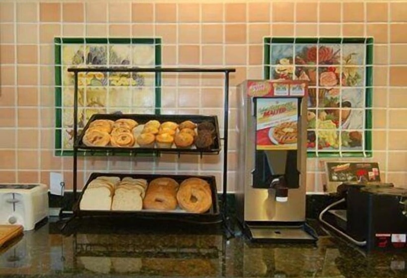 فندق Quality Inn & Suites I 35 E Walnut Hill