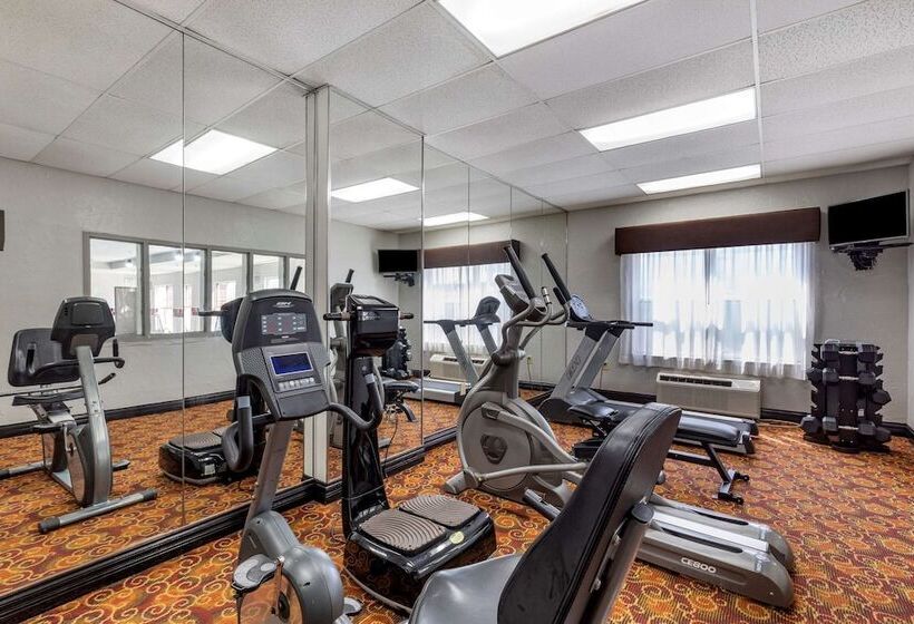 فندق Quality Inn & Suites I 35 E Walnut Hill