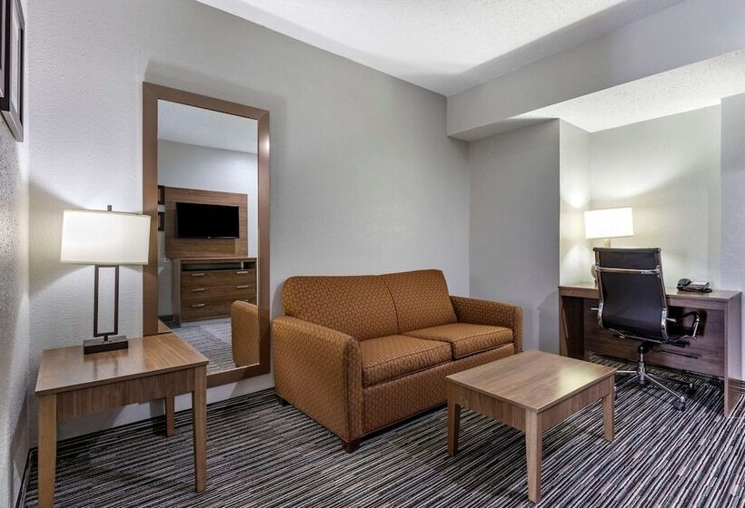 فندق Quality Inn & Suites I 35 E Walnut Hill