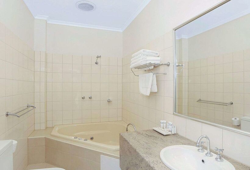 ホテル Quality Inn & Suites The Menzies