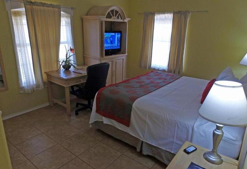 בית מלון כפרי Ramada By Wyndham & Suites South Padre Island