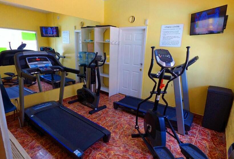 בית מלון כפרי Ramada By Wyndham & Suites South Padre Island