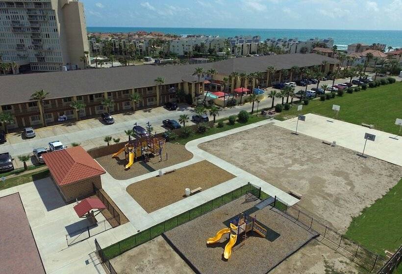 בית מלון כפרי Ramada By Wyndham & Suites South Padre Island