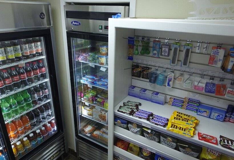 בית מלון כפרי Ramada By Wyndham & Suites South Padre Island