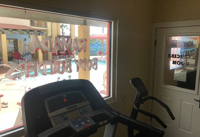 בית מלון כפרי Ramada By Wyndham & Suites South Padre Island