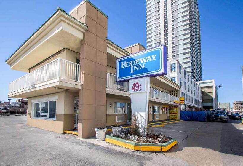 Отель The Boards Ac