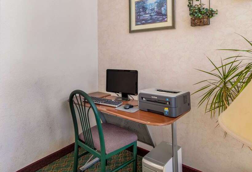 فندق Rodeway Inn Decatur