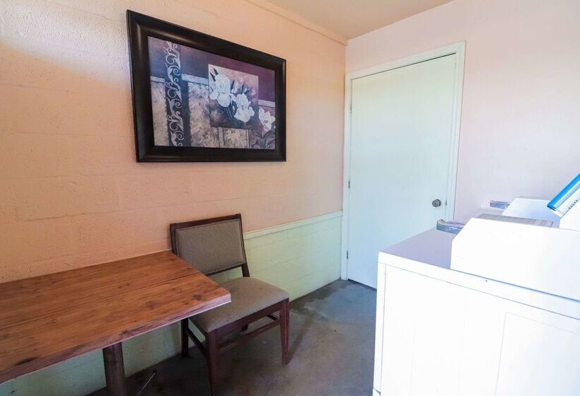 Отель Rodeway Inn San Antonio Lackland Afb  Seaworld