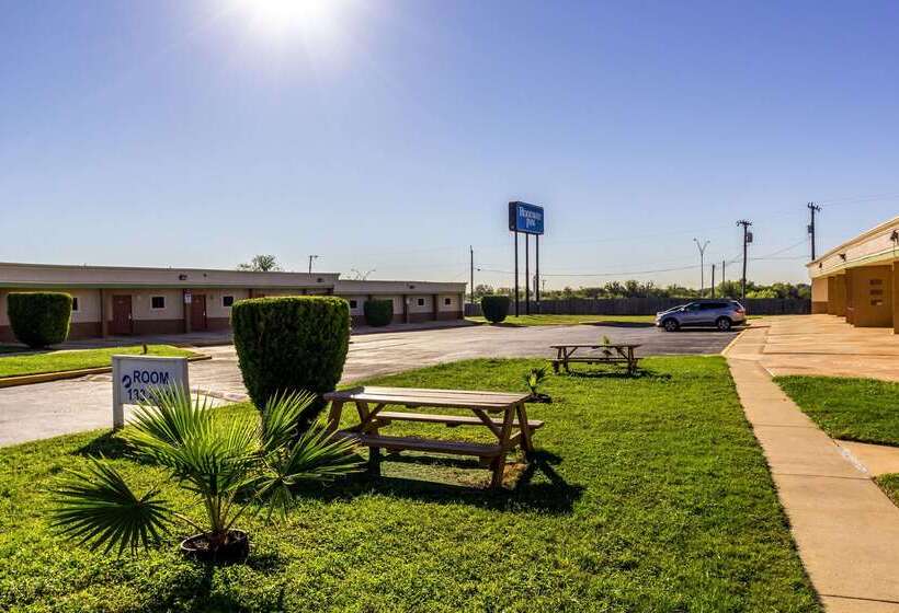 Отель Rodeway Inn San Antonio Lackland Afb  Seaworld
