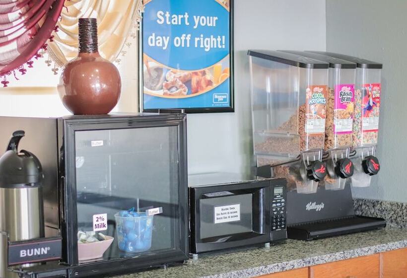 Отель Rodeway Inn San Antonio Lackland Afb  Seaworld